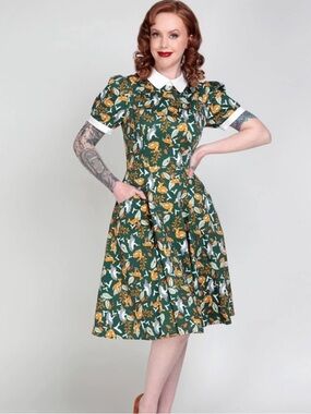 COLLECTIF Peta Wild Berry Fields Swing Dress in Green - Size 4